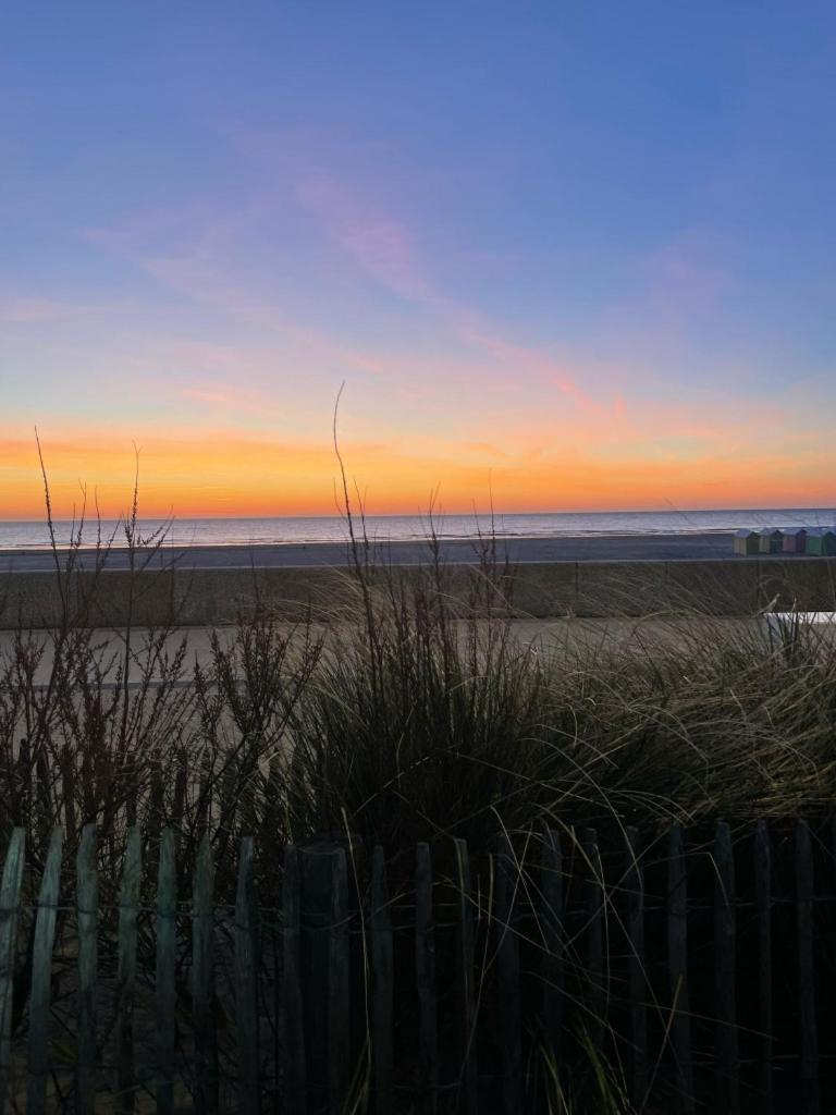 L'Alteia - L'Appartement Les Pieds Dans L'Eau Avec Place De Parking Prive Et Acces Direct A La Plage Berck Exterior foto